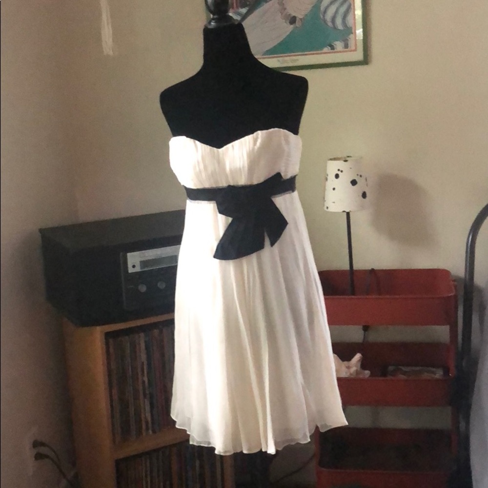 BCBG MAXAZRIA White Strapless Silk Dress